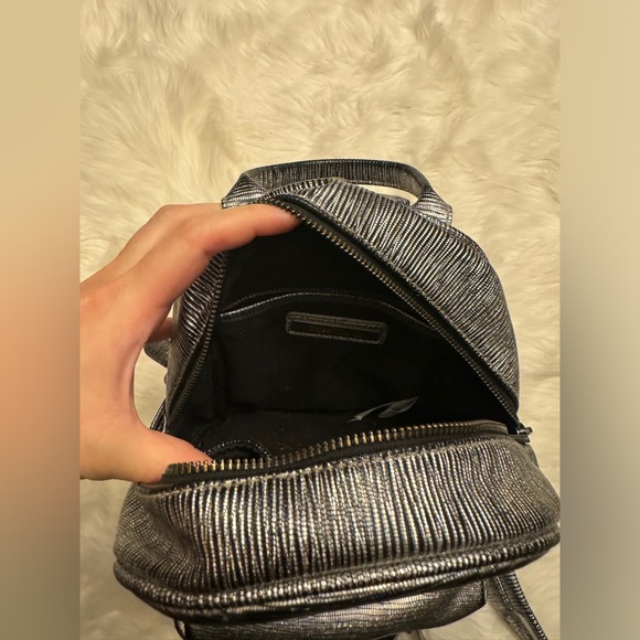 Cute Street Level iridescent mini back pack - Picture 3 of 4
